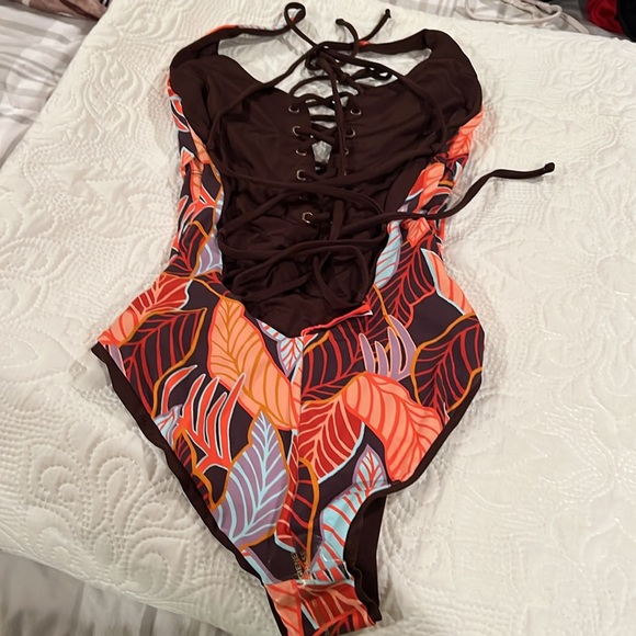 MAAJI NWOT but liner intact reversible one piece swim sz Small - Picture 3 of 6